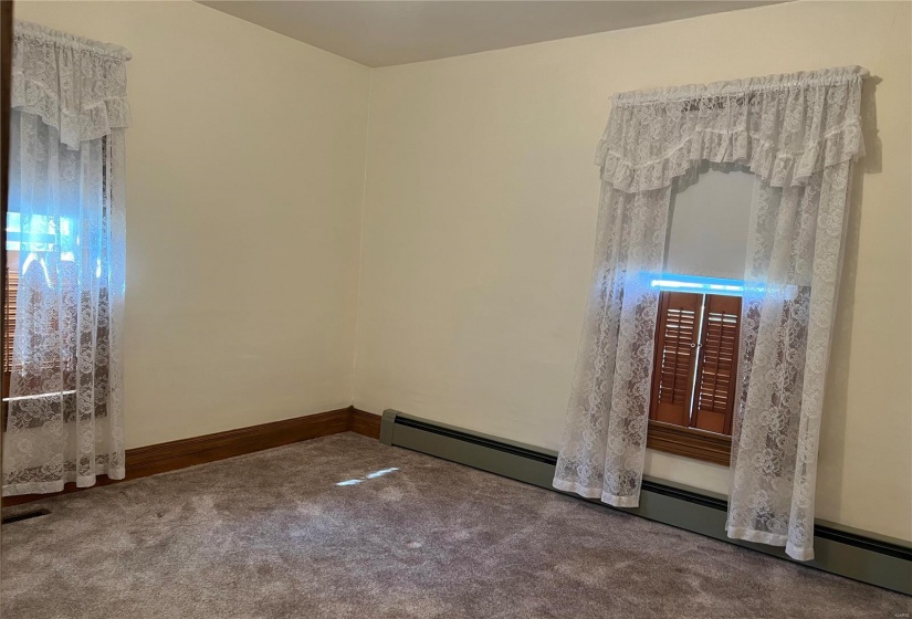 1402 Randolph Street, Vandalia, Illinois 62471, 3 Bedrooms Bedrooms, 5 Rooms Rooms,2 BathroomsBathrooms,Residential,For Sale,Randolph,MAR24064849