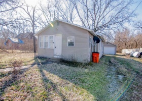 1408 Main Street, Vandalia, Illinois 62471, 2 Bedrooms Bedrooms, 6 Rooms Rooms,1 BathroomBathrooms,Residential,For Sale,Main,MAR25014069