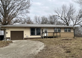 843 900 Avenue, Shobonier, Illinois 62885, 3 Bedrooms Bedrooms, 6 Rooms Rooms,1 BathroomBathrooms,Residential,For Sale,900,MAR25006787