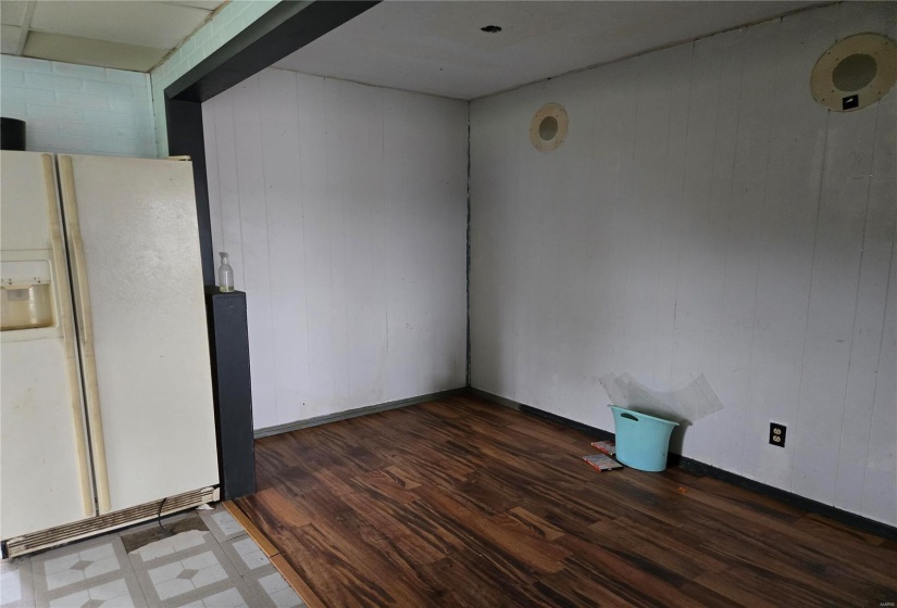 Dining/breakfast area