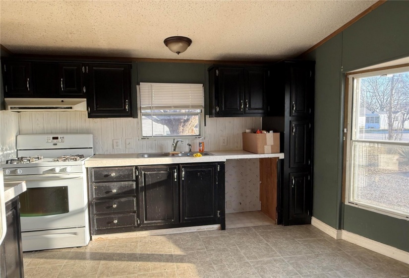 905 Olive Street, St Elmo, Illinois 62458, 3 Bedrooms Bedrooms, 5 Rooms Rooms,2 BathroomsBathrooms,Residential,For Sale,Olive,MAR25014227