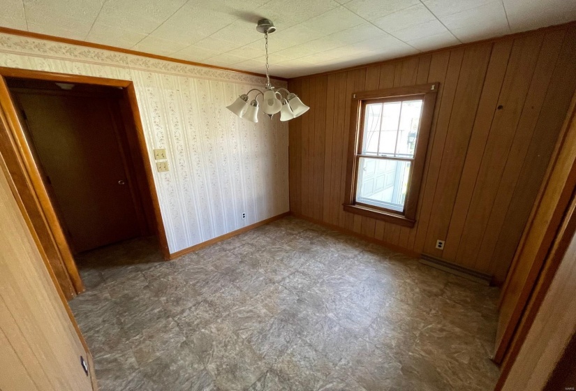 417 Moreland Street, Vandalia, Illinois 62471, 2 Bedrooms Bedrooms, 5 Rooms Rooms,1 BathroomBathrooms,Residential,For Sale,Moreland,MAR25025323