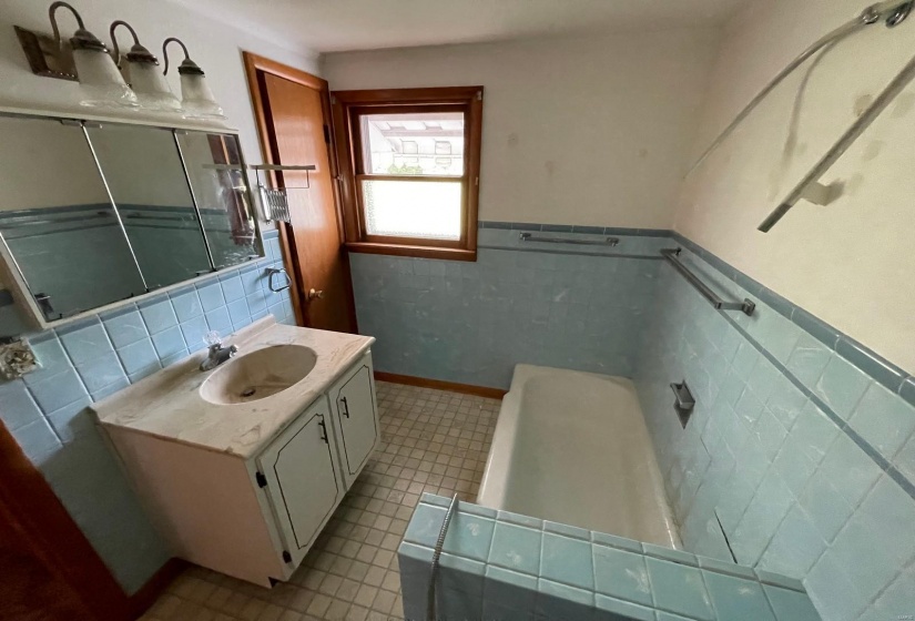 417 Moreland Street, Vandalia, Illinois 62471, 2 Bedrooms Bedrooms, 5 Rooms Rooms,1 BathroomBathrooms,Residential,For Sale,Moreland,MAR25025323