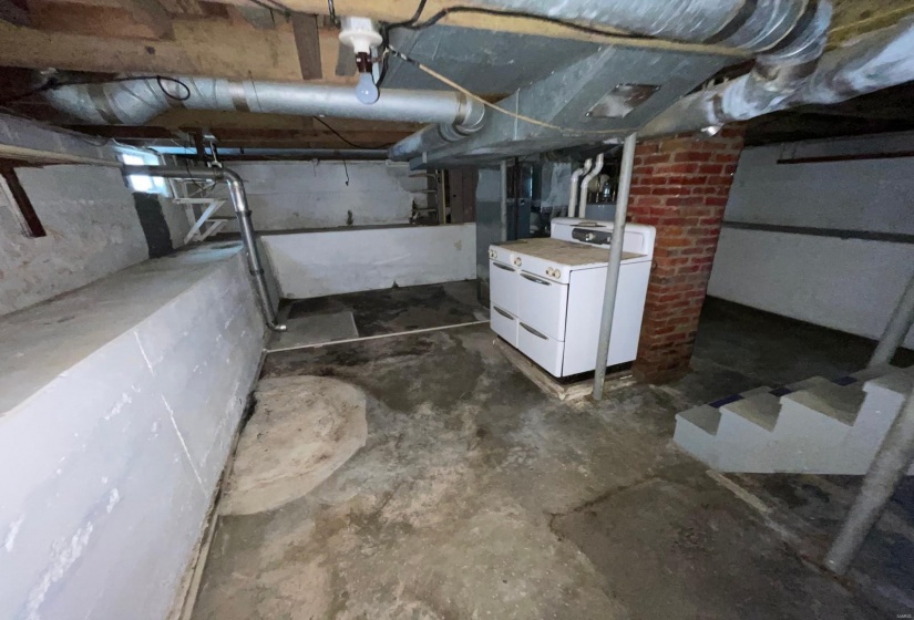 417 Moreland Street, Vandalia, Illinois 62471, 2 Bedrooms Bedrooms, 5 Rooms Rooms,1 BathroomBathrooms,Residential,For Sale,Moreland,MAR25025323