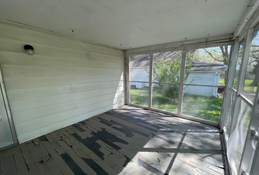 417 Moreland Street, Vandalia, Illinois 62471, 2 Bedrooms Bedrooms, 5 Rooms Rooms,1 BathroomBathrooms,Residential,For Sale,Moreland,MAR25025323