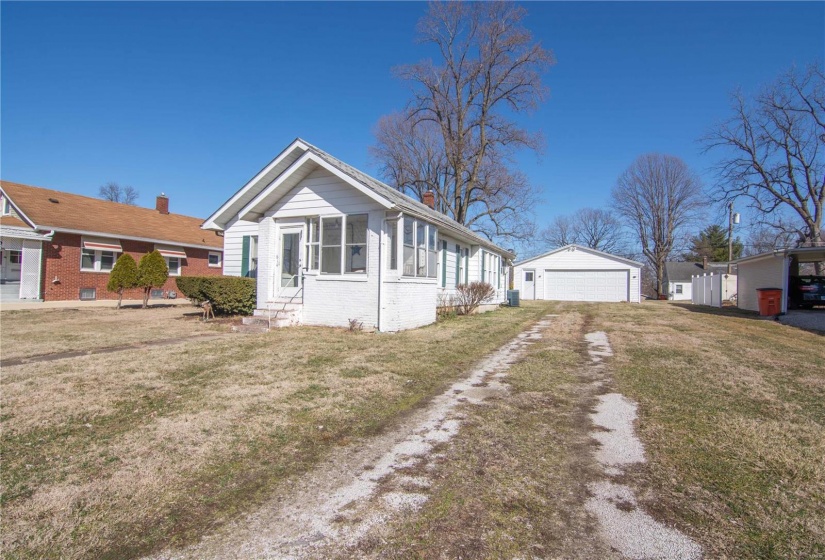 614 1st Street, Vandalia, Illinois 62471, 2 Bedrooms Bedrooms, 7 Rooms Rooms,1 BathroomBathrooms,Residential,For Sale,1st,MAR25014007