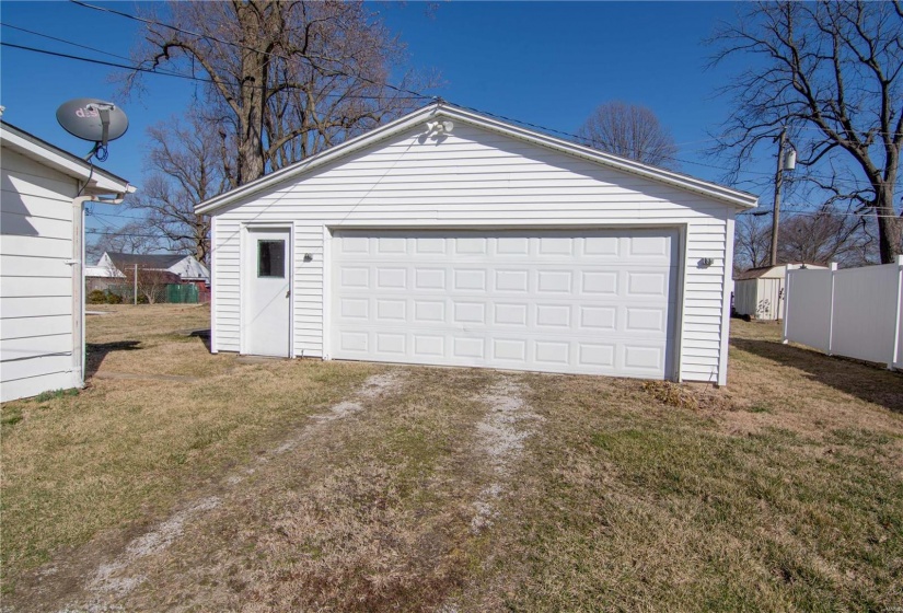 614 1st Street, Vandalia, Illinois 62471, 2 Bedrooms Bedrooms, 7 Rooms Rooms,1 BathroomBathrooms,Residential,For Sale,1st,MAR25014007