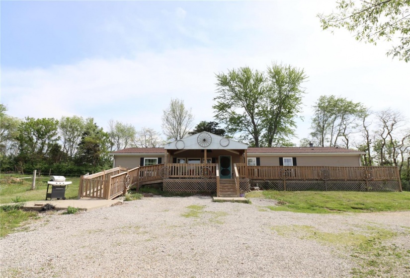 190 650 Avenue, Mulberry Grove, Illinois 62262, 3 Bedrooms Bedrooms, 10 Rooms Rooms,2 BathroomsBathrooms,Residential,For Sale,650,MAR25027118