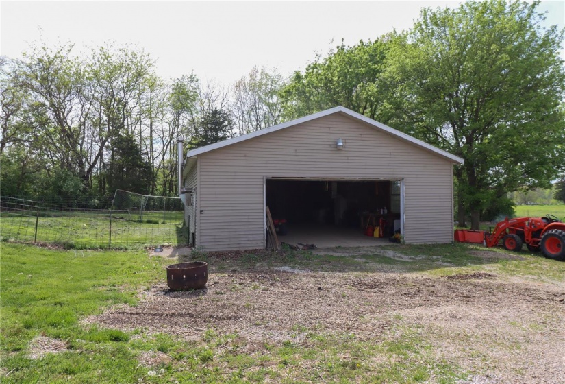 190 650 Avenue, Mulberry Grove, Illinois 62262, 3 Bedrooms Bedrooms, 10 Rooms Rooms,2 BathroomsBathrooms,Residential,For Sale,650,MAR25027118
